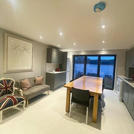 2A Seymour Road Villa Sutton  Exterior photo